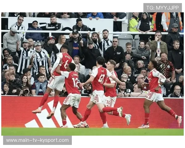 莱奥边路连过两人后传中，莫拉塔前点甩头攻门入网